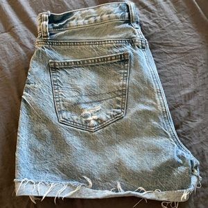 American Eagle mom short